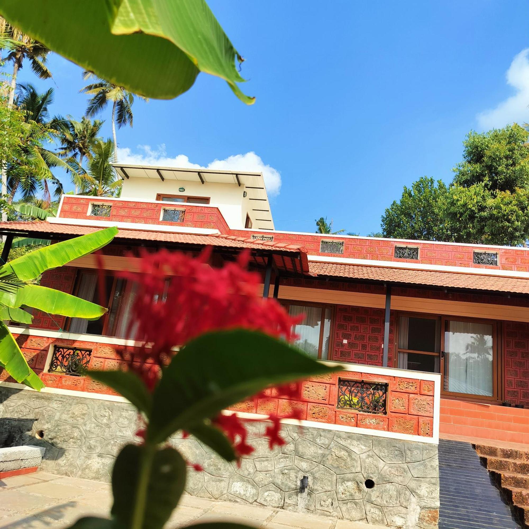 The Ixora - A Boutique Homestay Varkala Exterior photo