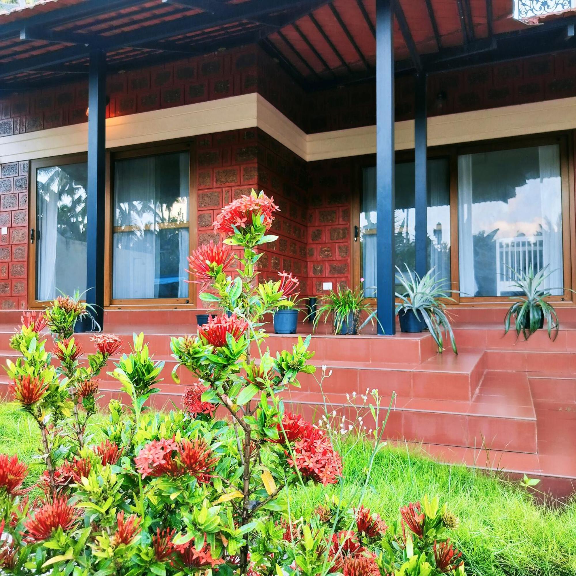 The Ixora - A Boutique Homestay Varkala Exterior photo